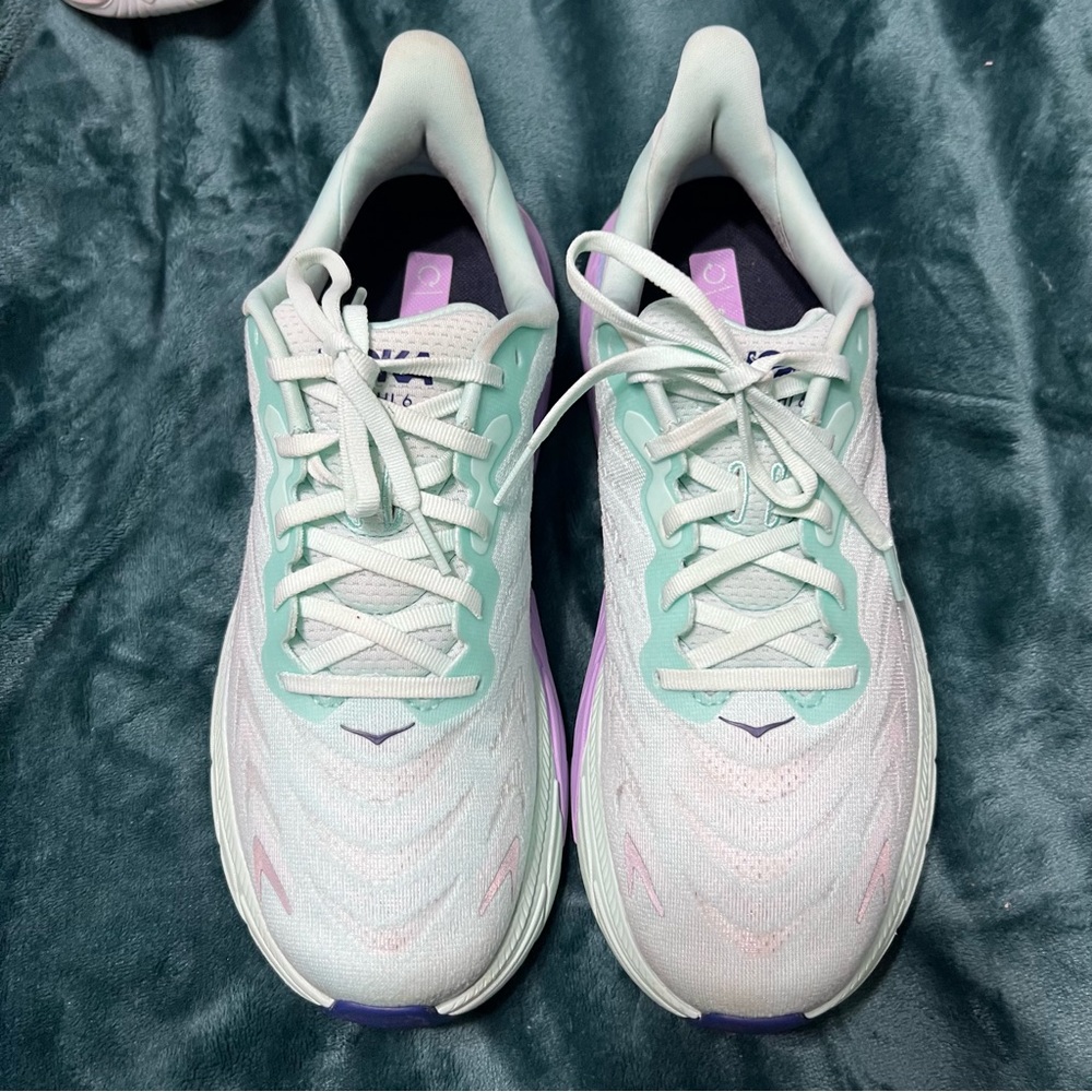 Hoka Ahari 6